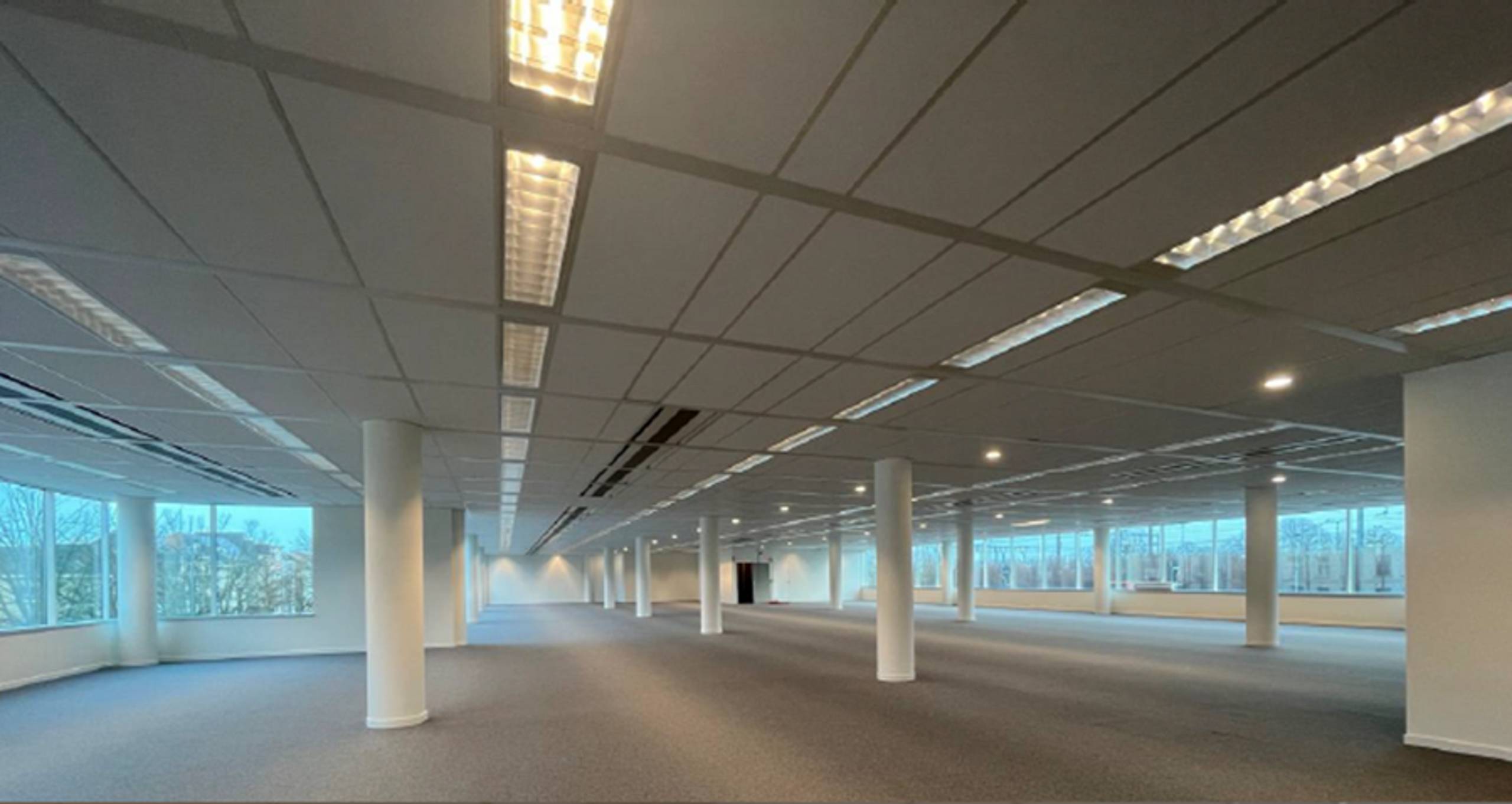 Moderne kantoorruimte te huur aan het station van Mechelen - foto 3