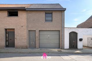 In een rustige buurt van Harelbeke vind je deze verzorgde en verrassend ruime woning met inpandige garage en een mooie, zonnige tuin.De woning is...