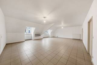 For sale: spacious 2-bedroom apartment of 150 m² in the very heart of TournaiLocated in the heart of Tournai, just a few steps from the Grand-Place,...