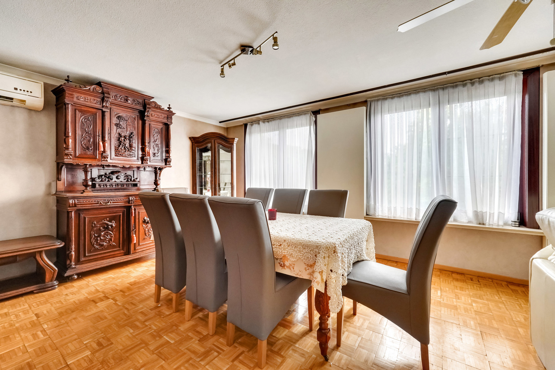 Ruim appartement met 4 slaapkamers - foto 3