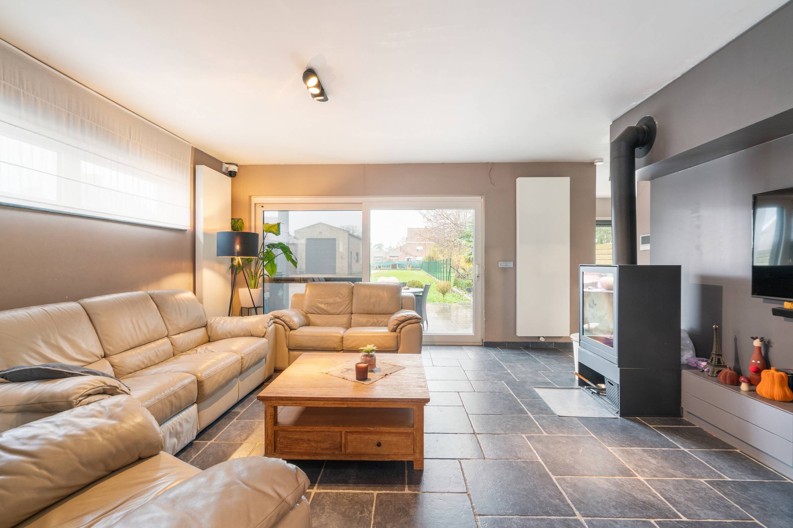 Moderne woning met 3 slaapkamers, atelier en tuin - foto 5