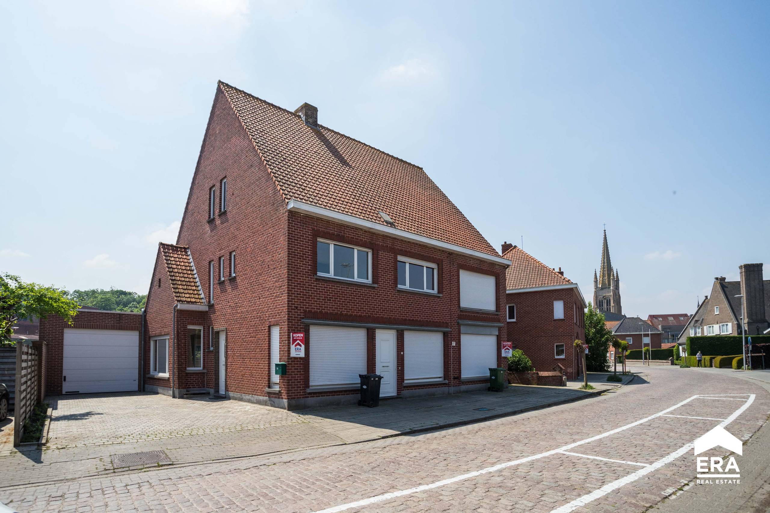 Commercial for sale in Ypres with 4 bedrooms - photo 1
