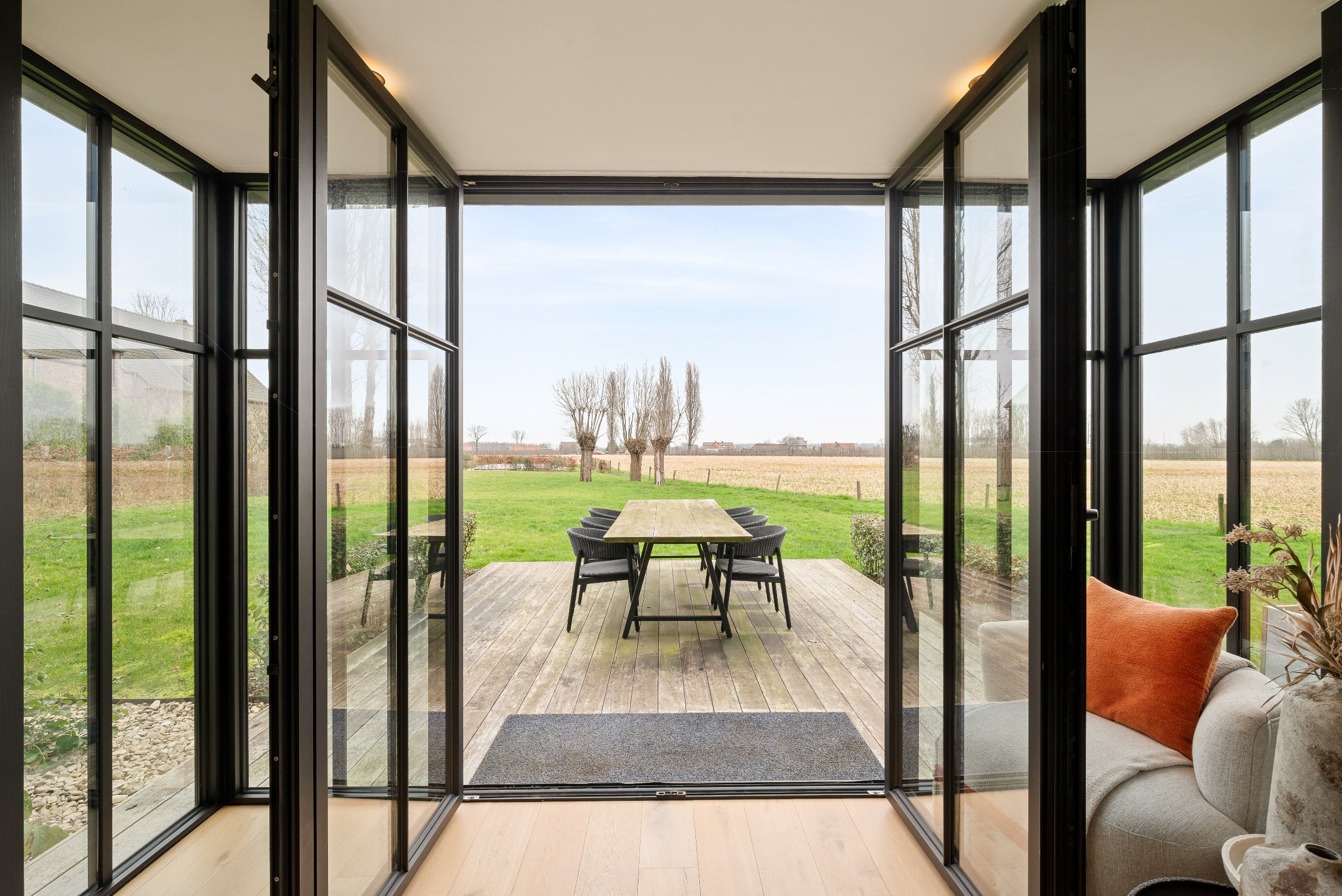 Luxurious living with an open view. - photo 4