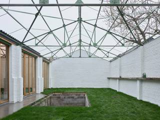 Opportuniteit! Architecturale woning ontworpen door GAFPA architecten met tuin, garage en atelierruimte op een boogscheut van het stadscentrum.Voor...