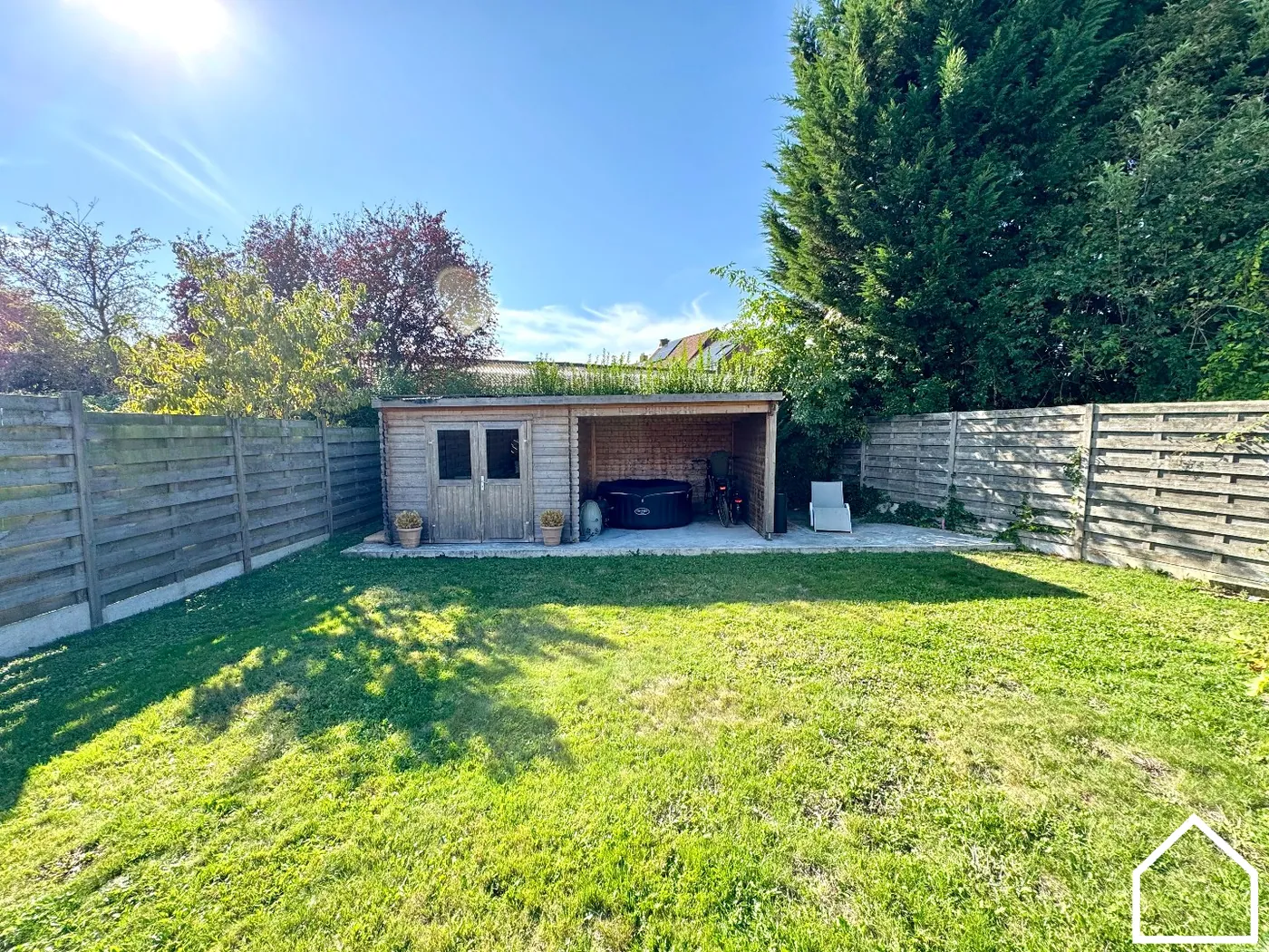 HALFOPEN WONING MET 2 SLPKS (3 MOGELIJK), GARAGE EN TUIN - foto 4