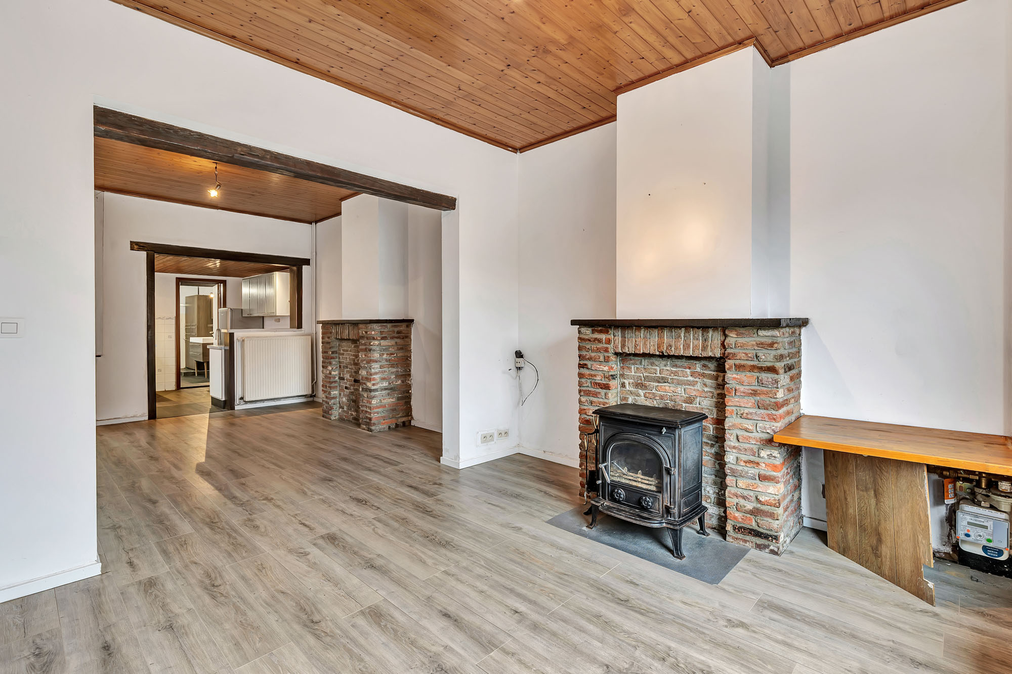 Gezellige rijwoning met tuin en achteruitweg - foto 4