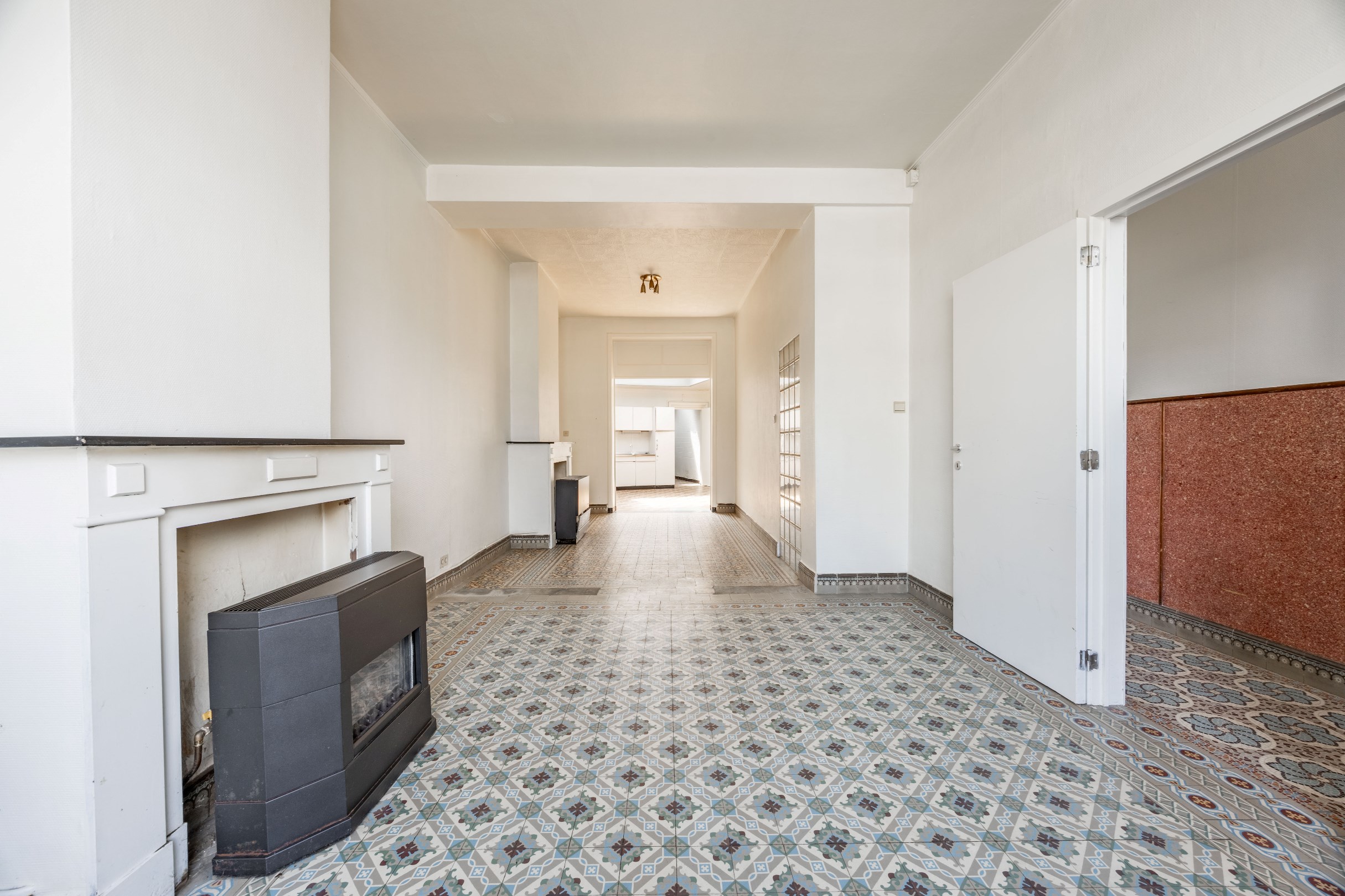 TE RENOVEREN WONING MET GARAGE - foto 3