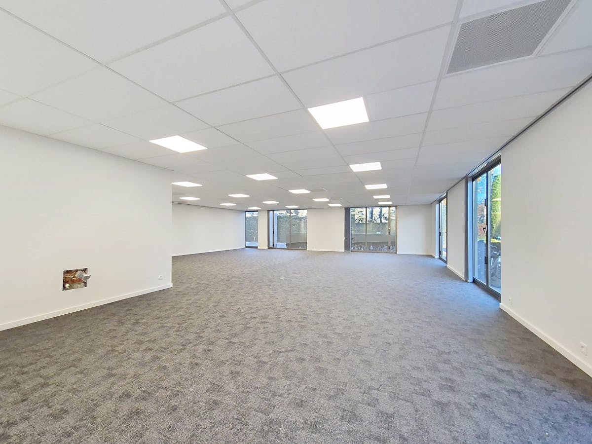 Kantoren (132 m²-174 m²) aan Kortrijksesteenweg in Sint-Martens-Latem - foto 1