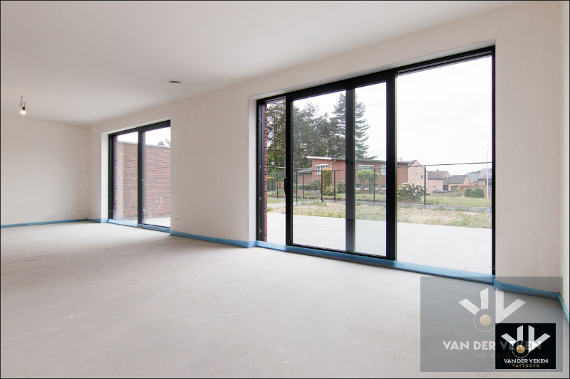 Ruim gelijkvloers nieuwbouwappartement met 2 slaapkamers, terras en een mooie tuin op een goed bereikbare locatie! - foto 4