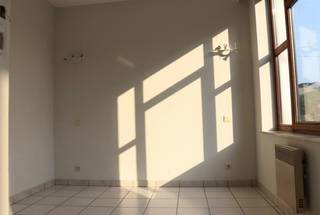 🏢 Immeuble de rapport à vendre – Jambes (5100): Situé à la rue Chambètre 46 à Jambes, cet immeuble de rapport représente une belle...