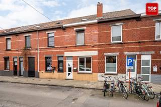 Deze te renoveren woning bevindt zich in een levendige buurt binnen de gemeente Wondelgem, vlakbij Gent. Deze locatie ligt in een goed...