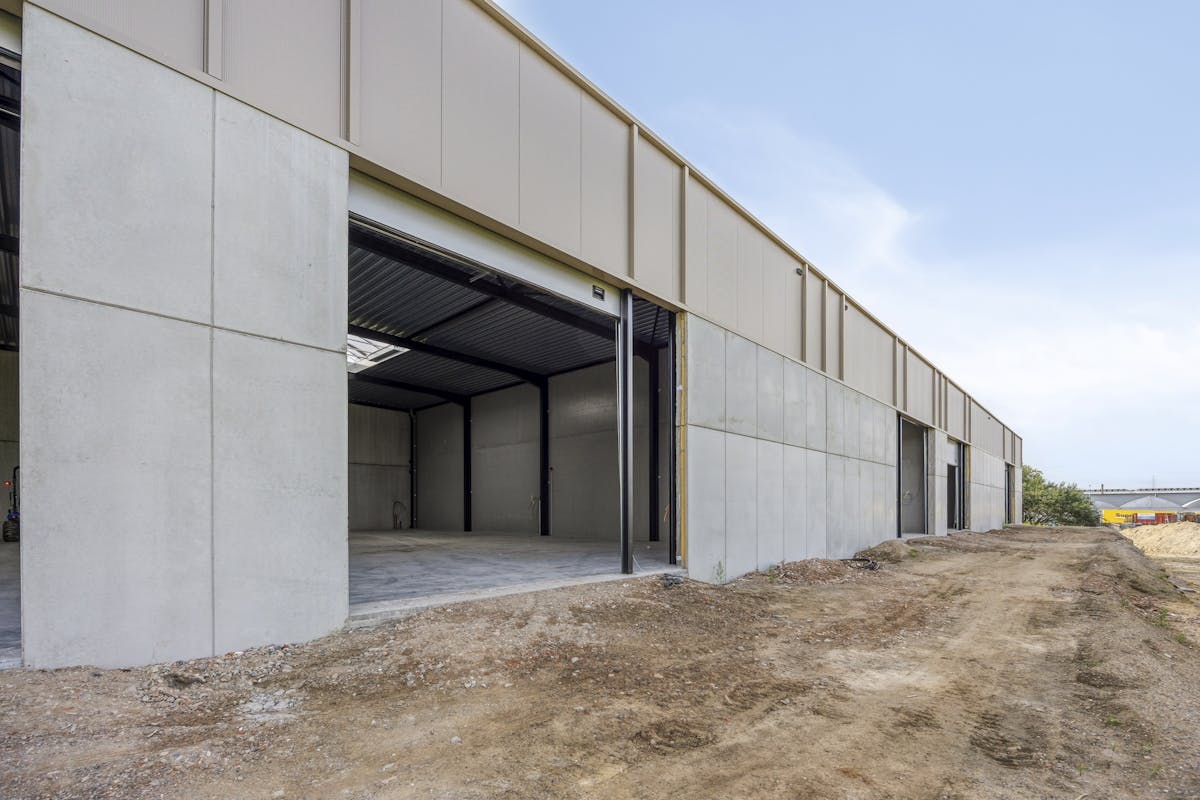 Nieuwbouw KMO-unit van ca.240m² te koop in Tielt - foto 1