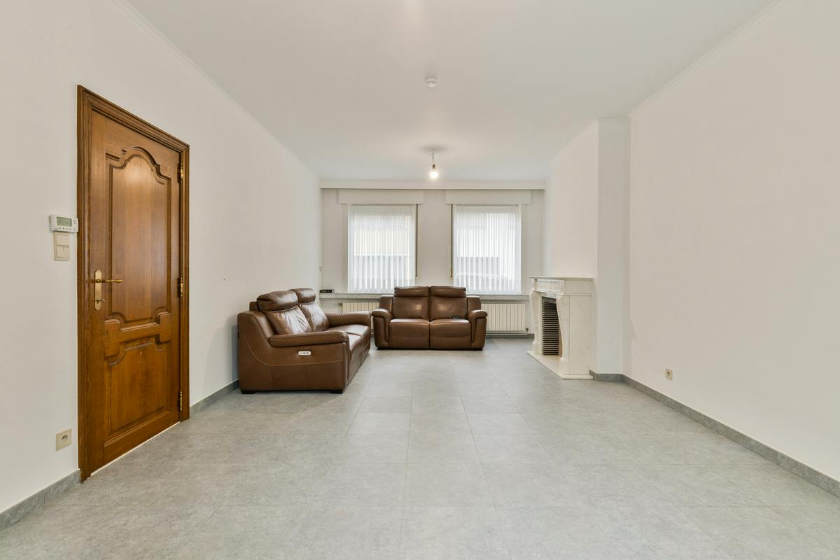 Spacious house for sale with 6 bedrooms in Blankenberge center - photo 5