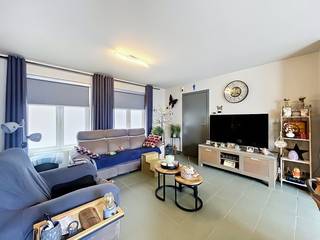 LIEU :Cet appartement bénéficie d'un emplacement central dans le centre d'Eeklo. Le centre d'Eeklo est accessible à pied ou à vélo. Les...