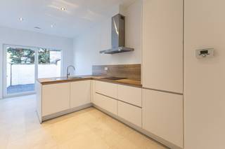 Deze volledig gerenoveerde & super energiezuinige eengezinswoning is gelegen op een centrale, maar bovenal rustige ligging in een...