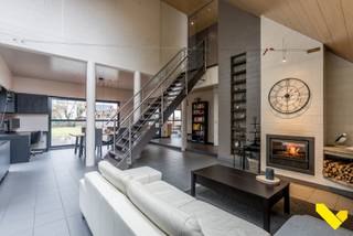 Instapklare gezinswoning met ruime tuin en garage.Deze verzorgde woning is gunstig gelegen in Winkelomheide (Geel), in een rustige straat met vlotte...