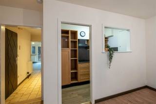 <p><span>Dassastraat, gelijkvloers appartement met 2 - slaapkamers en tuin. Nieuwe gerenoveerde badkamer met inloopdouche, Ondergrondse autostaanplaats inbegrepen.</span></p><p><span>INSCHRIJVEN ENKEL VIA <span>WWW.IMMODYCK.BE</span></span><span> EN DE HUURAANVRAAG INVULLEN, NIET BELLEN.</span></p>