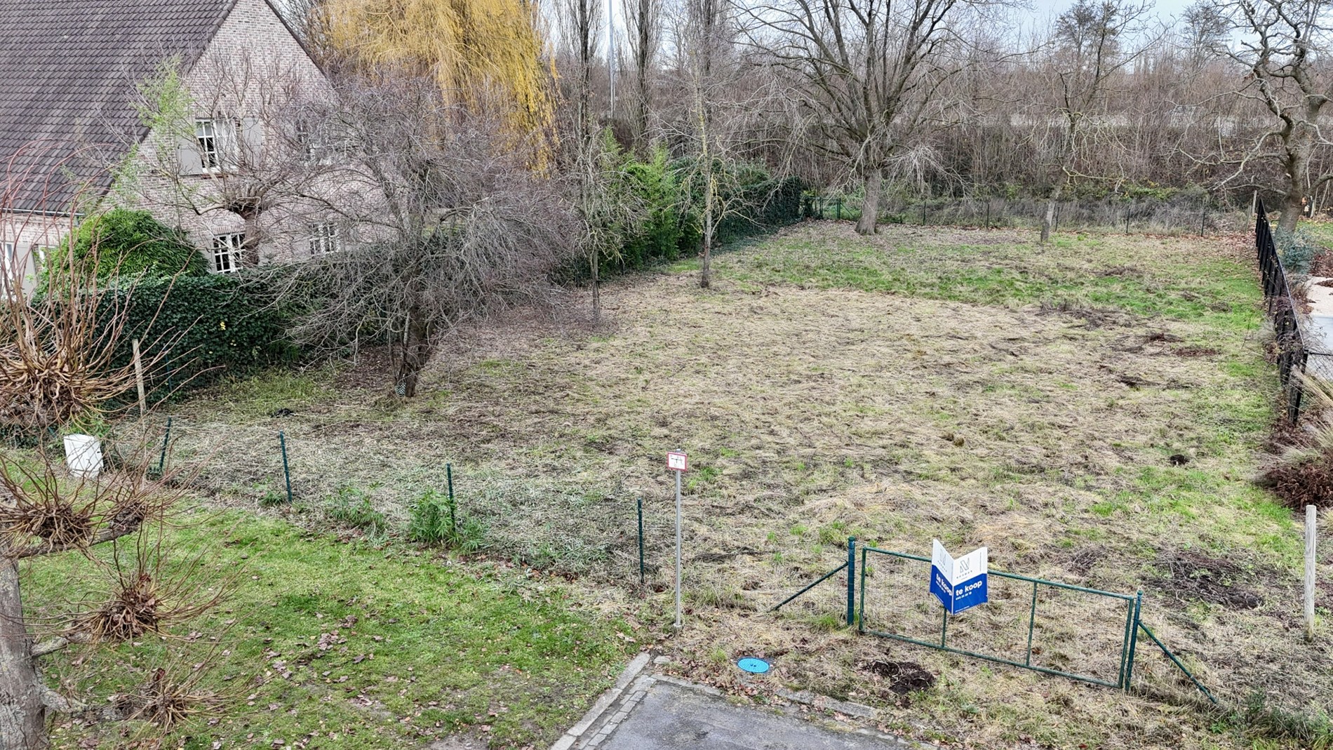 Uniek perceel bouwgrond van 800m² in de Pius X wijk - foto 1