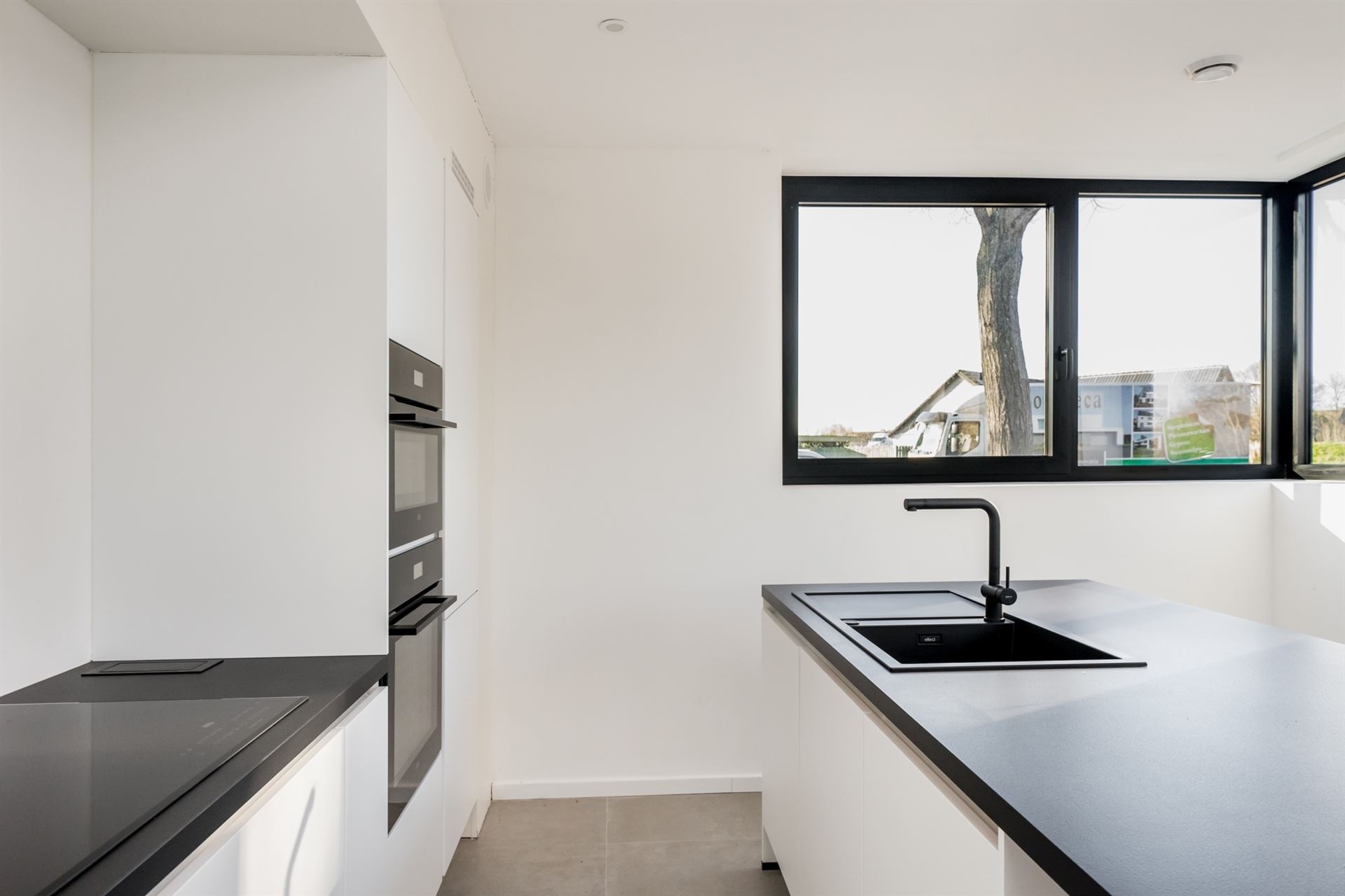 PRACHTIGE HALFOPEN NIEUWBOUWWONING met 3 / 4  slaapkamers en mogelijkheid om Privé met Professioneel te combineren (verkoop met registratierechten!) - foto 3