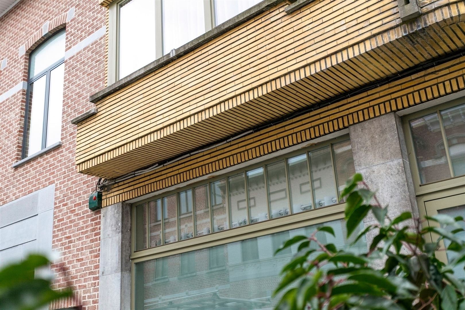 Volledig vernieuwde, subliem ingerichte herenwoning - foto 2
