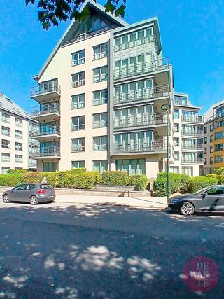For rent on Genèvestraat in Evere:Modern furnished 2-bedroom apartment with spacious terrace.The apartment features a bright living area with...
