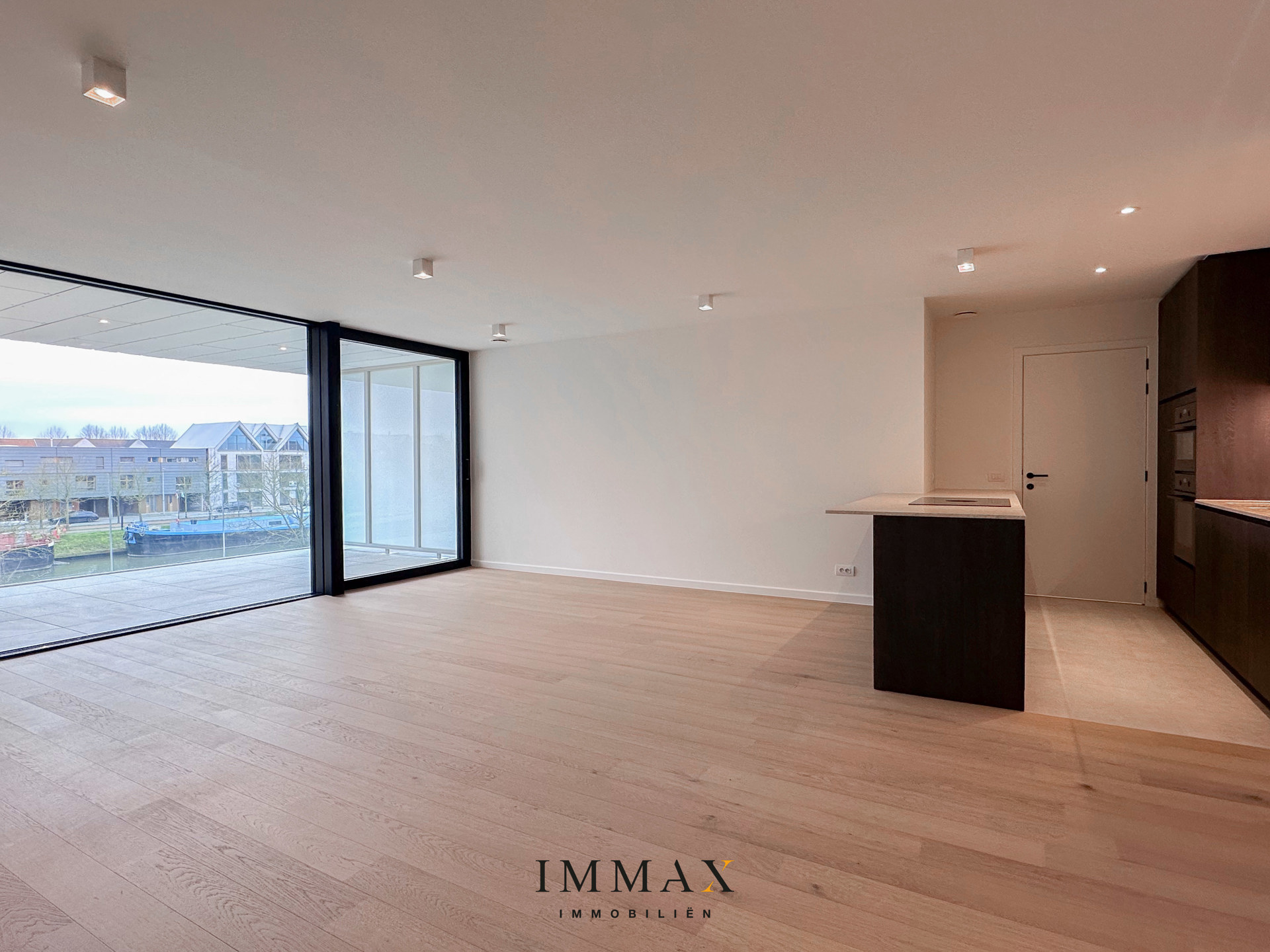 Ruim appartement met 3 slaapkamers  - foto 2