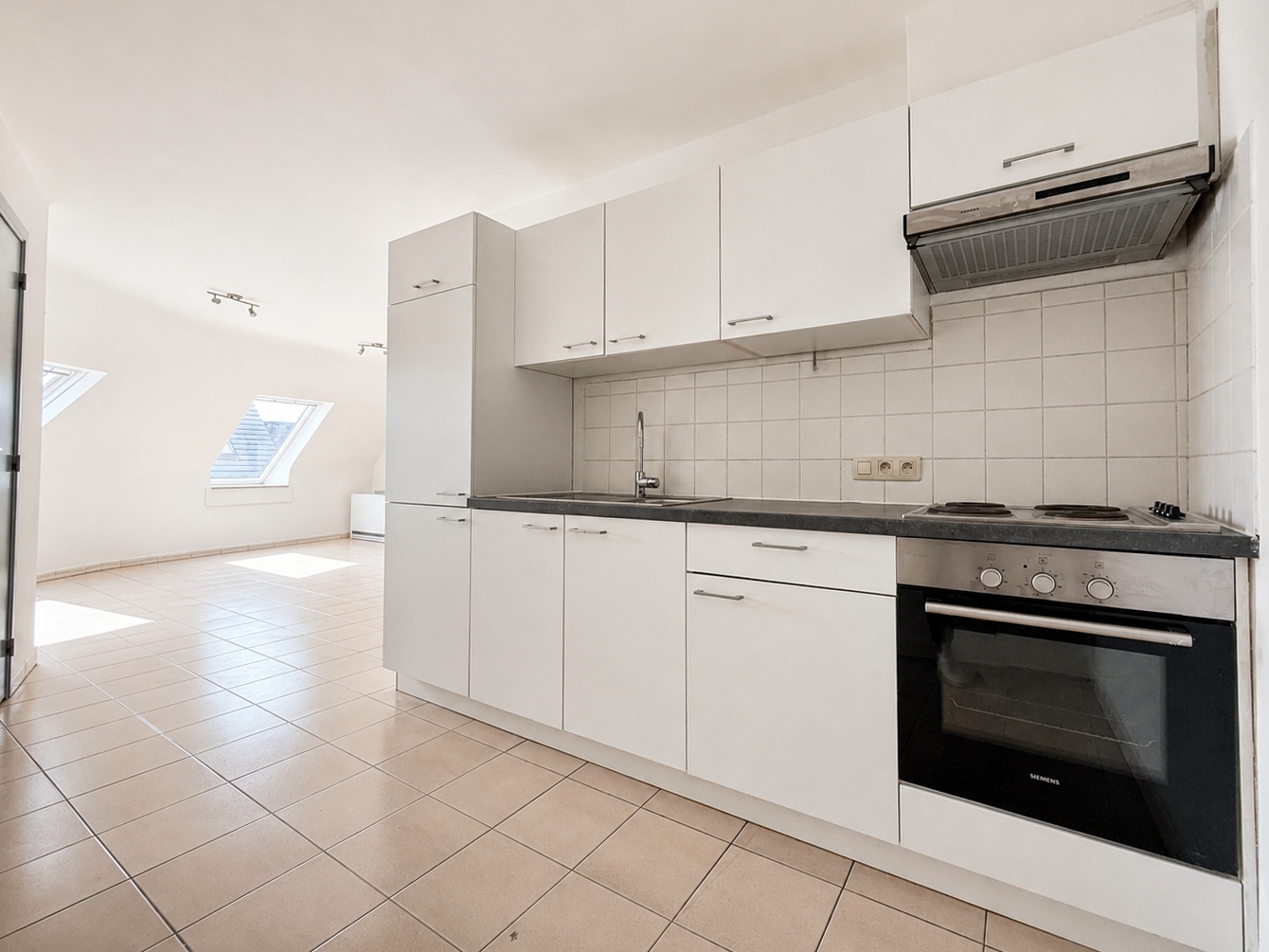 Te koop, lichtrijk dakappartement met 2 slaapkamers in Ronse - photo 5