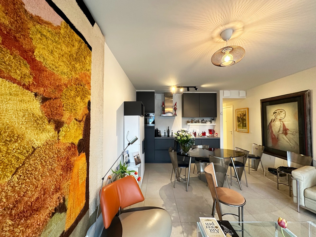 Zeer modern appartement met 2 slaapkamers en terras + overdekte autostaanplaats te Deurne! - foto 4