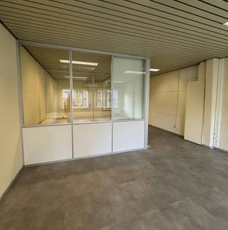 Various offices for rent in the Bruges business center in a very accessible location between the N31 and the city center. The buildings have...
