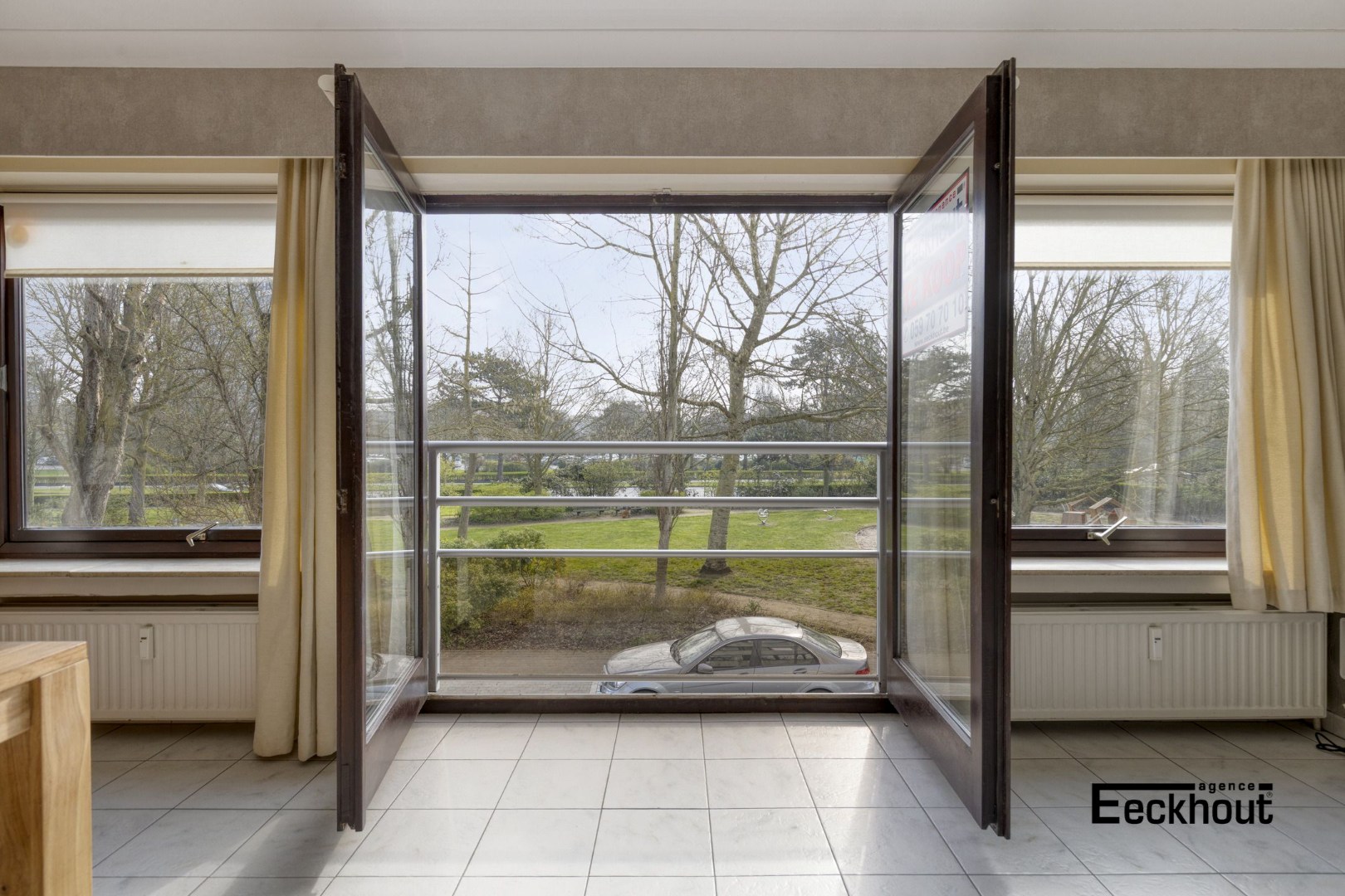 Ruim en zonnig appartement met open zicht en 2 slaapkamers, in het centrum van Oostende, vlakbij jachthaven. - foto 5