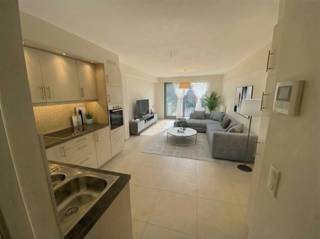 Centraal gelegen en perfect onderhouden appartement dat comfort en energiezuinigheid combineert. Dankzij de gunstige ligging geniet je van een...