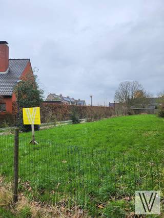 Deze bouwgrond, gelegen nabij het cultureel centrum de spil van Roeselare, biedt een uitstekende kans om jouw droomhuis te realiseren. Met...