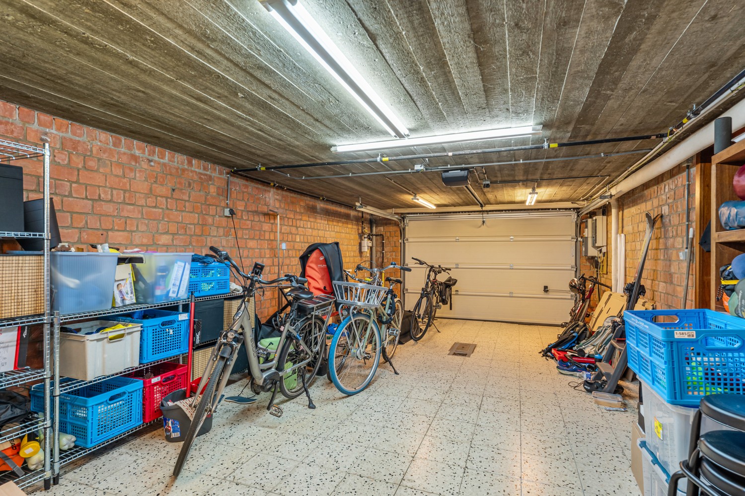 Gerenoveerde en energiezuinige woning met 3 slaapkamers, een diepe tuin en een garage met een oprit op een toplocatie te Kessel-Lo! - photo 4