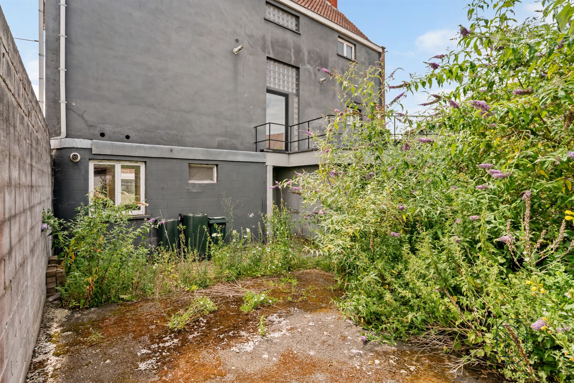 5-room home in need of renovation, with parking  - photo 4