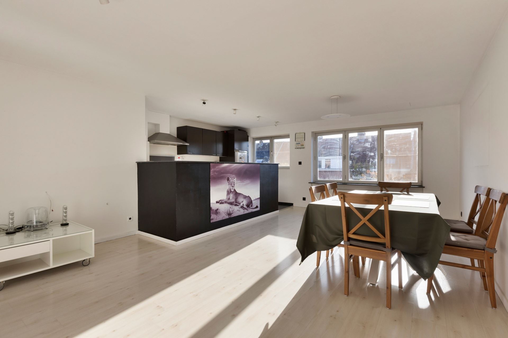 Lichtrijk appartement met garagebox inbegrepen in prijs! - foto 4