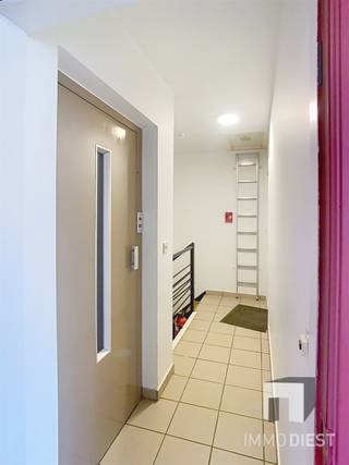 Op zoek naar een betaalbare thuisbasis in het centrum van Diest of een slimme investering met mooi rendement?Dan is deze duplexstudio (bouwjaar 1992)...