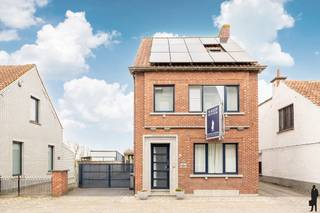 Charmante woning met 2 slaapkamers en tuin nabij centrum Sint-Gillis-WaasDeze charmante en praktisch ingedeelde woning bevindt zich op een...