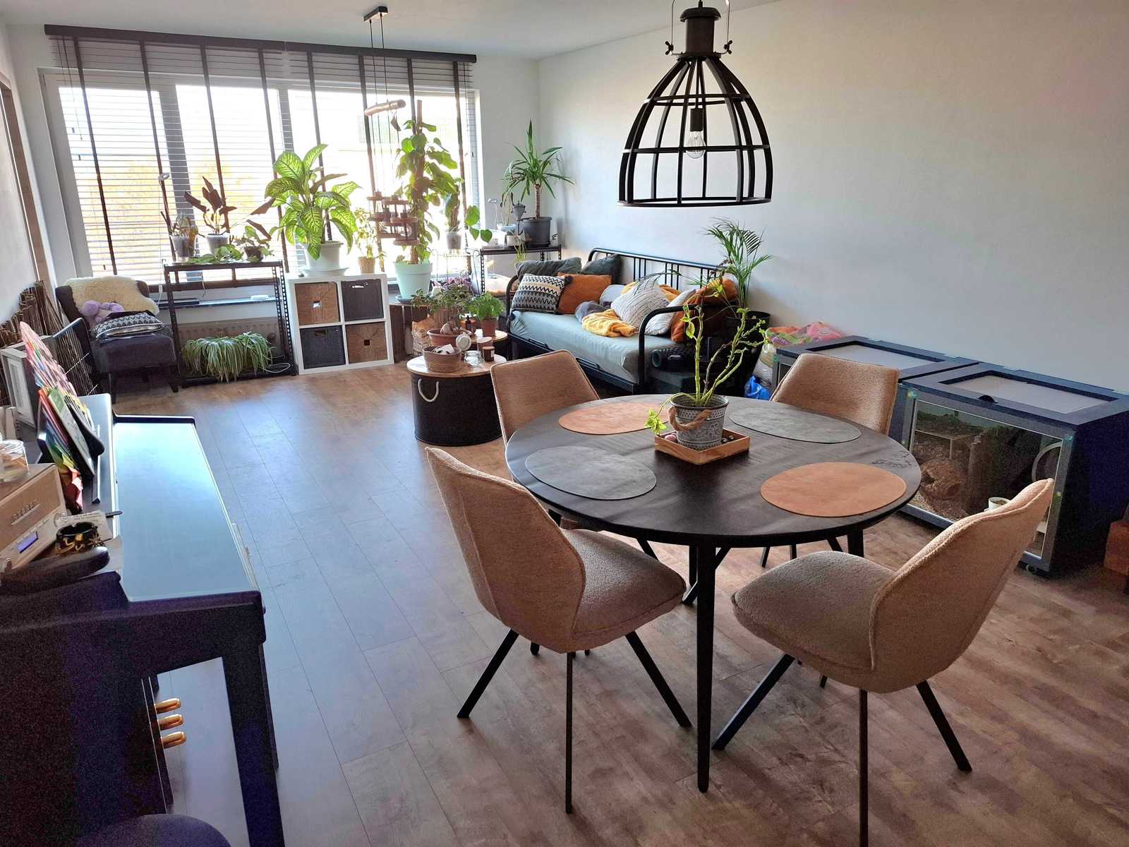 Fijn en gerenoveerd appartement met 2 slaapkamers - foto 4