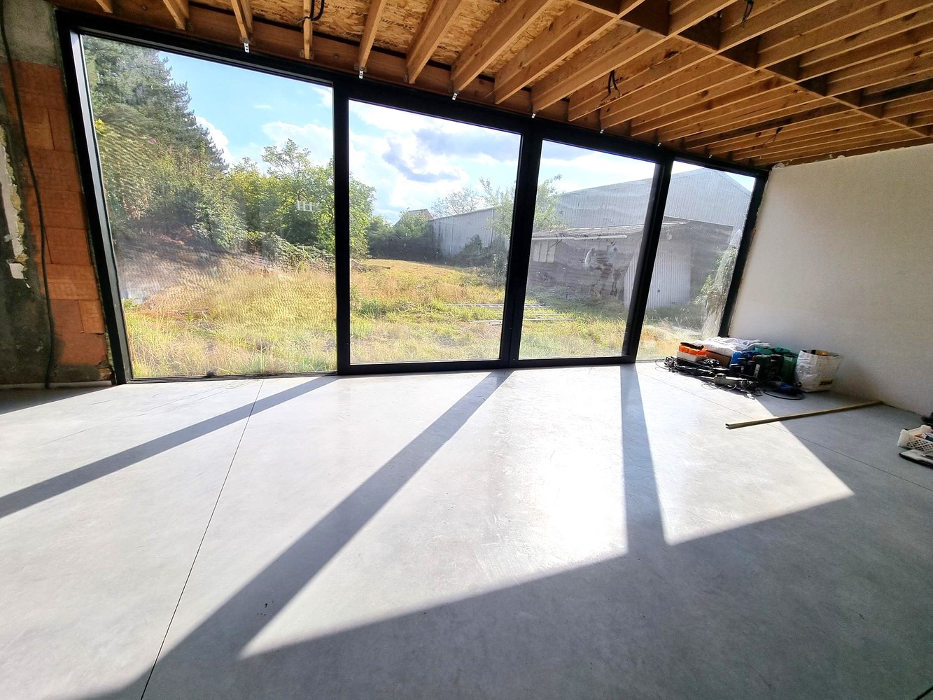 Zeer ruime woning op 10a78ca met 309m² bewoonbare opp, 5 slks, 2 badkamers. - foto 3