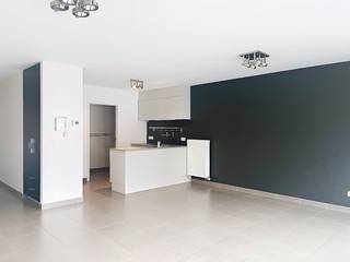 Appartement te huur met twee slaapkamers in Sint-Andries vlakbij het centrum van Brugge en het station.Indeling:1°V.: Inkomhal met gastentoilet...
