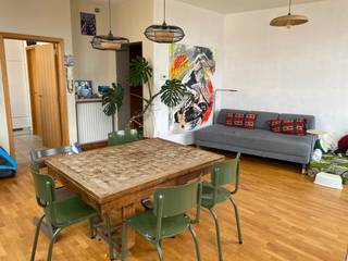 Appartement gelegen op uitstekende ligging aan de Coupure Rechts. Vlotte verbinding met het openbaar vervoer, wagen, fiets, ... (mobiscore...