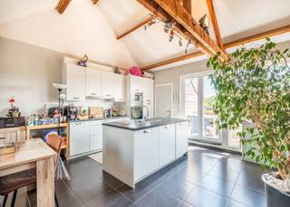 In een kleinschalige residentie die gelegen is op de Veurnestraat 116 (De Panne), stellen wij u dit instapklare appartement op de tweede...