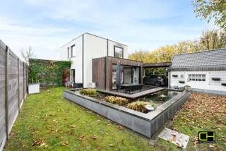 Ontdek deze energiezuinige en lichtrijke instapklare woning met EPC A-label, gelegen in Lovendegem. Met een doordachte indeling biedt deze woning...