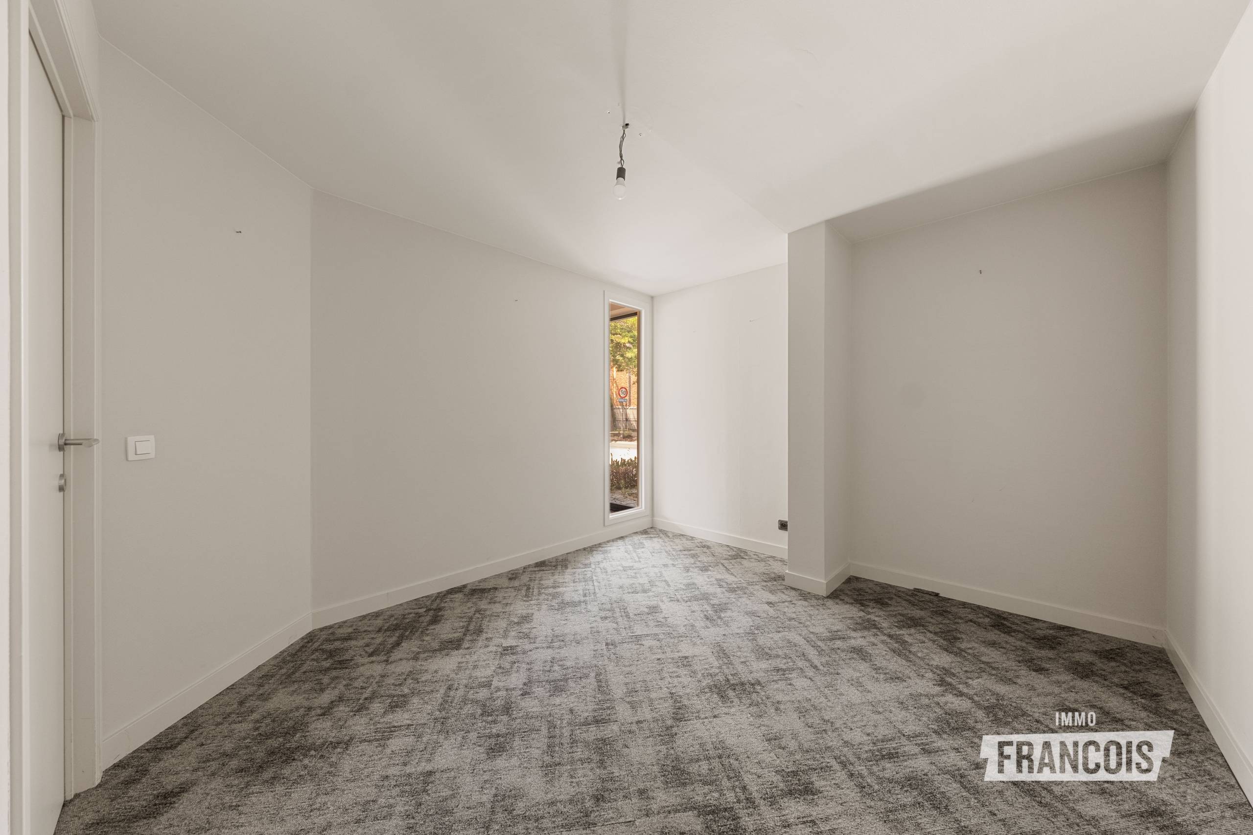 Commercieel handelspand met ruim duplexappartement op een toplocatie te Assebroek - foto 4