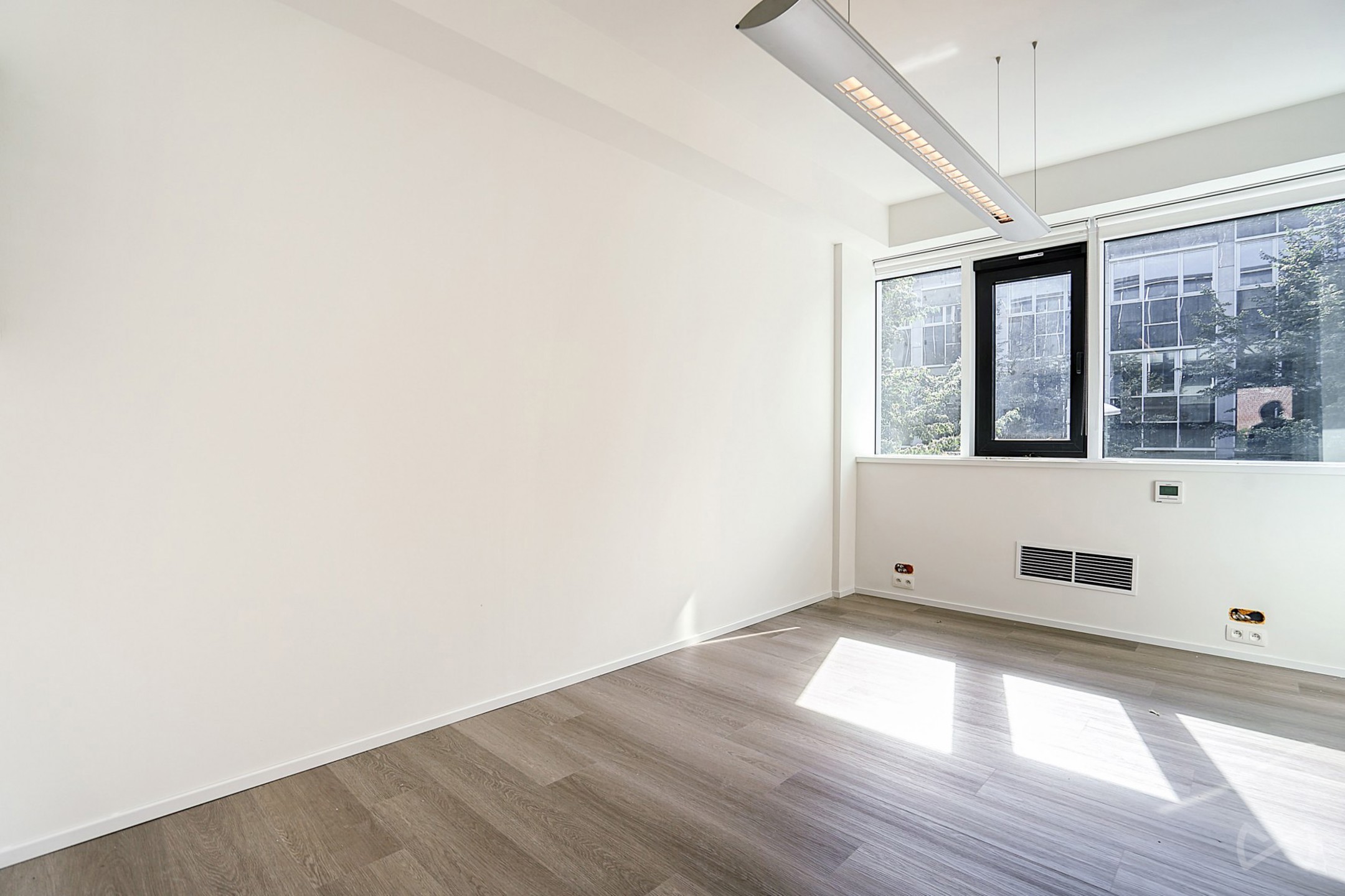 Commercial for rent in Anderlecht - photo 3