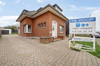 Op een uitstekende locatie nabij centrum Hulshout vinden we deze charmante woning met ruime garage op een perceel van 459 m².Deze leuke woning is...