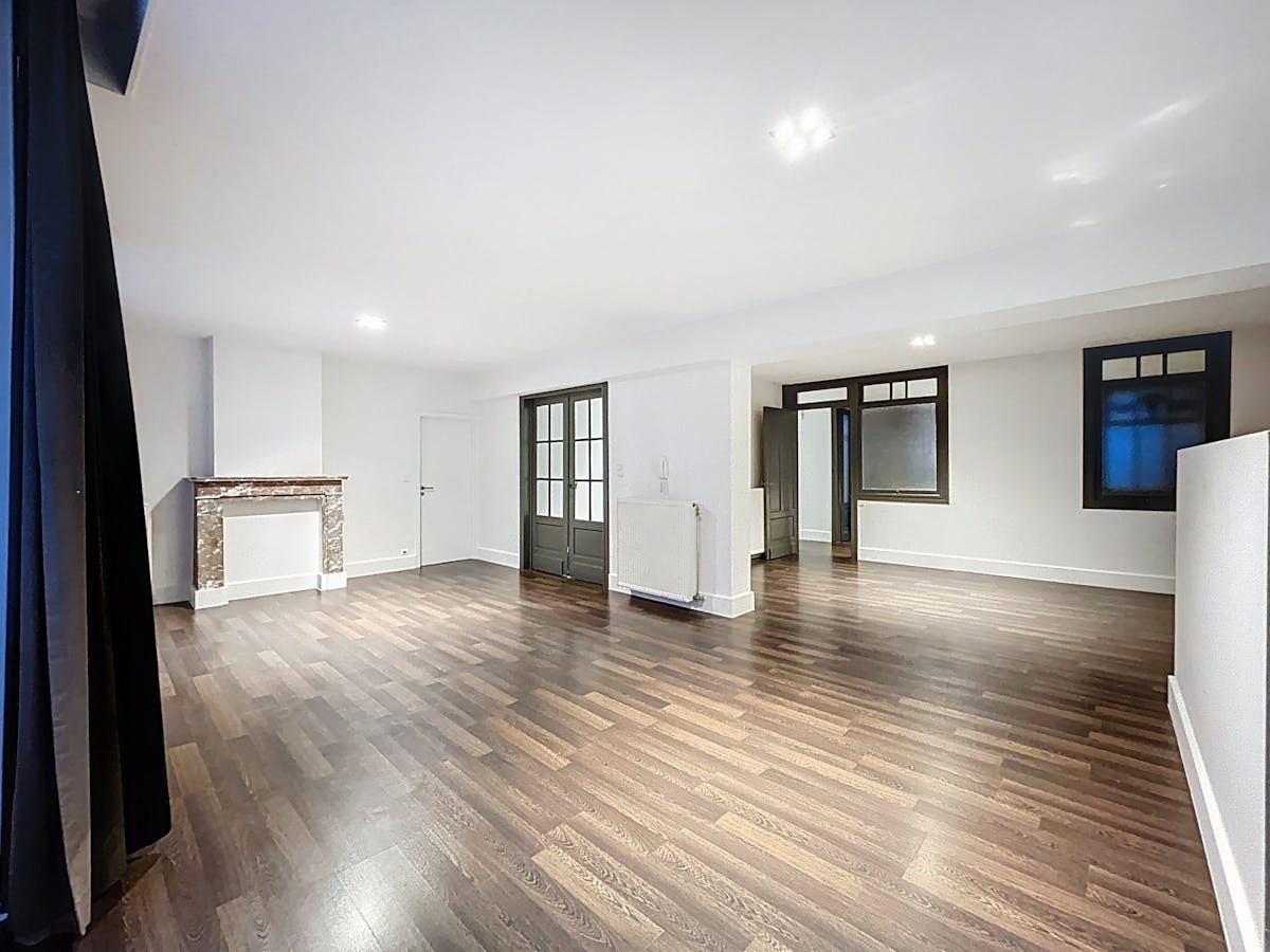 appartement met 3 kamers te huur op de Grote Markt te Kortrijk - foto 3