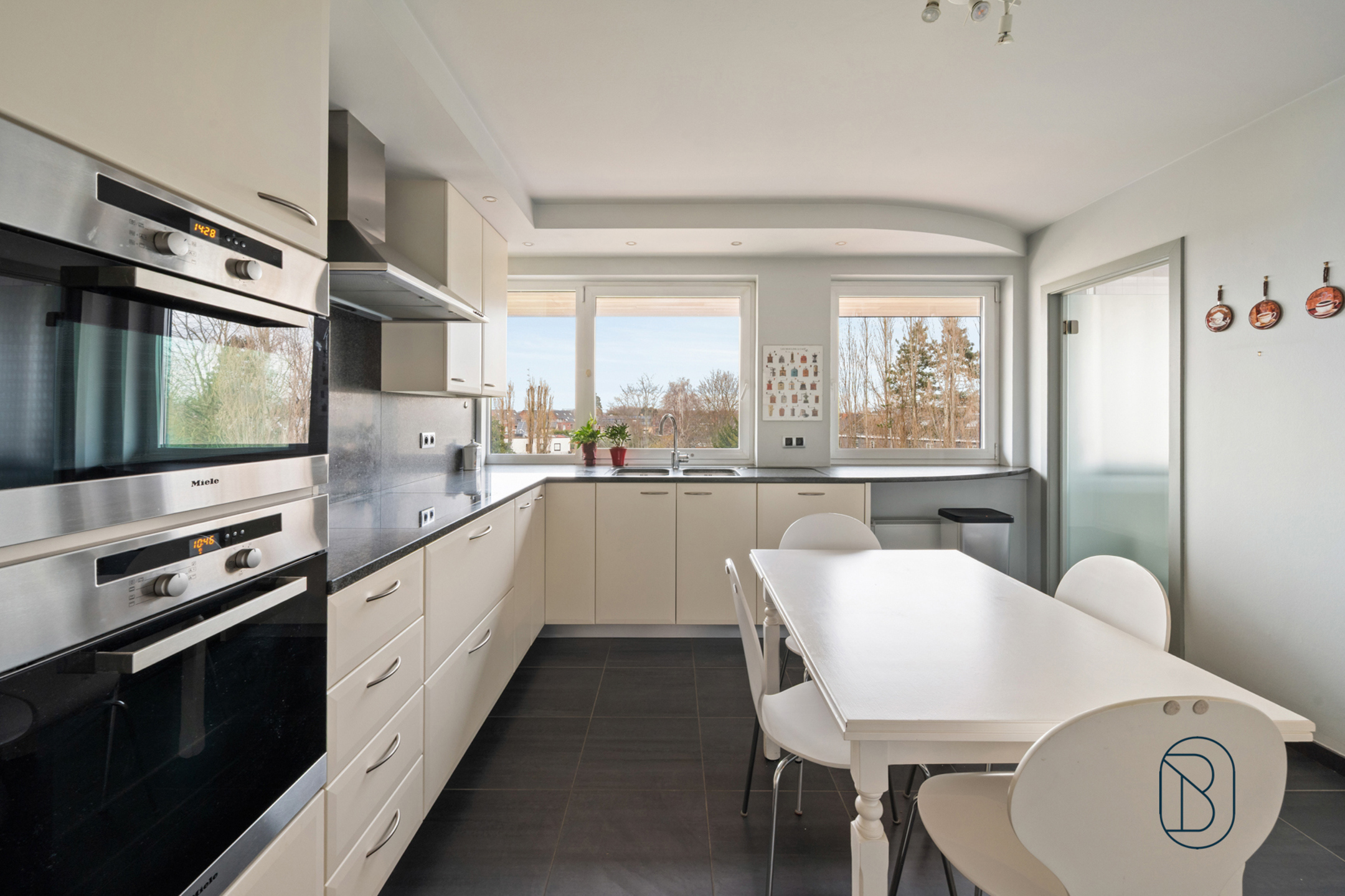 Ruim duplexappartement met 3 slk, terras en garage - foto 5