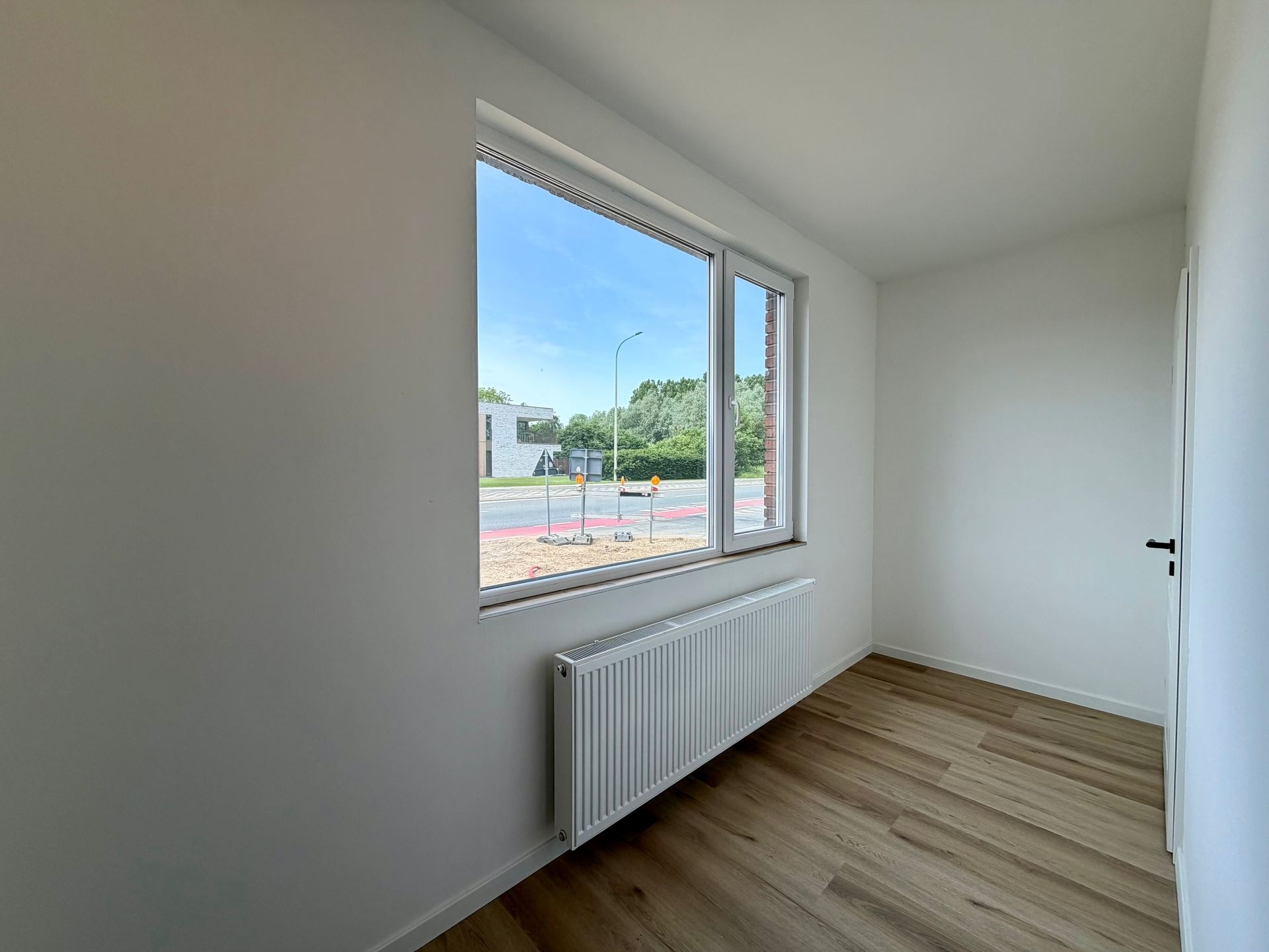 Volledig vernieuwd en instapklaar gelijkvloers appartement met 2 slaapkamers. - foto 5