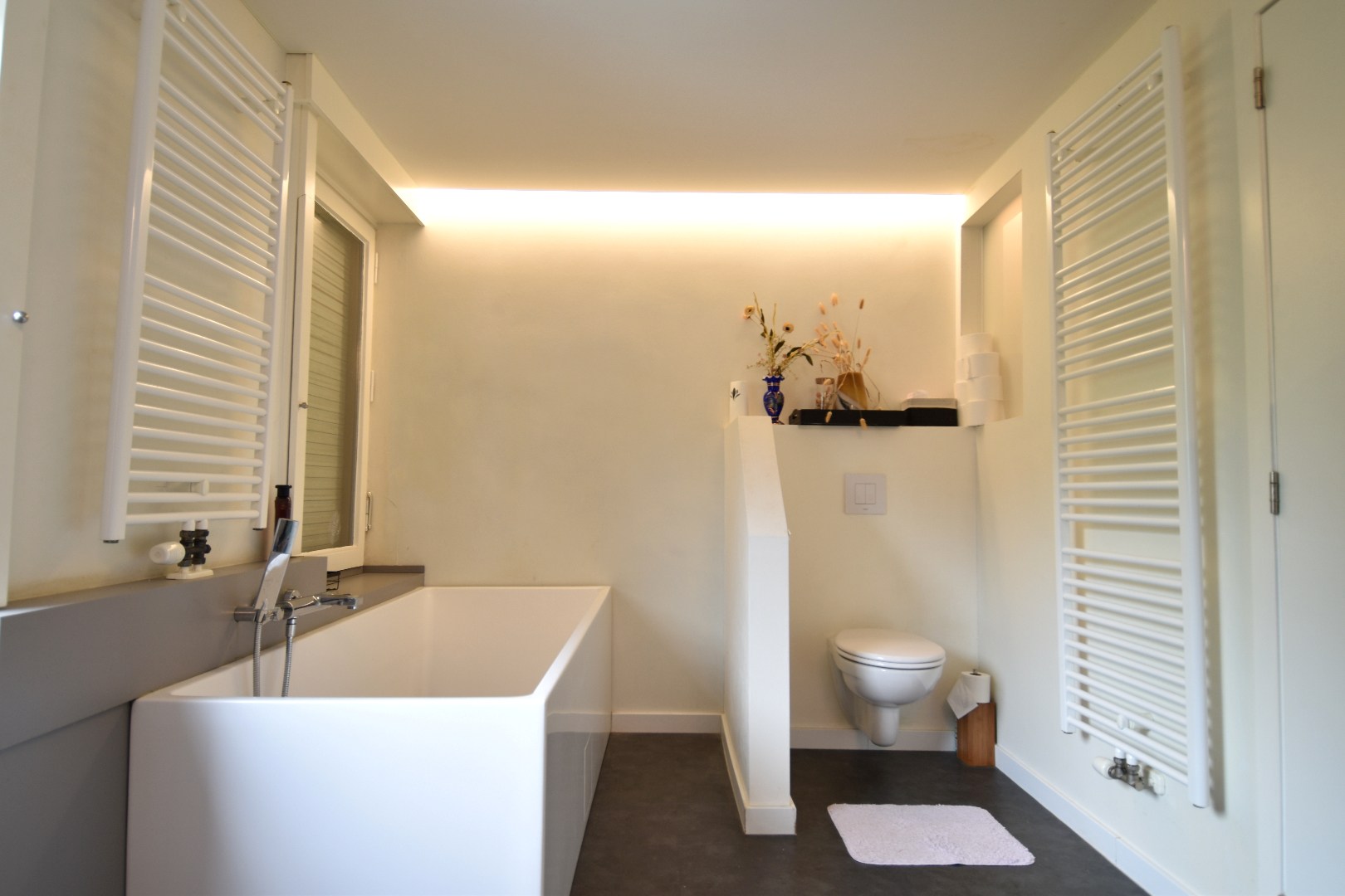 Op te frissen rijwoning met tuin, garage en 2 slaapkamers te Marke - foto 5